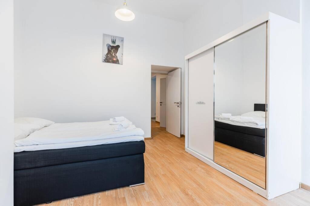 Family Apartment Next To Danube River Відень Екстер'єр фото